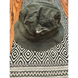 Nike Swoosh Army Green Cotton Embroidered Logo Golf Bucket Hat Cap Size Large